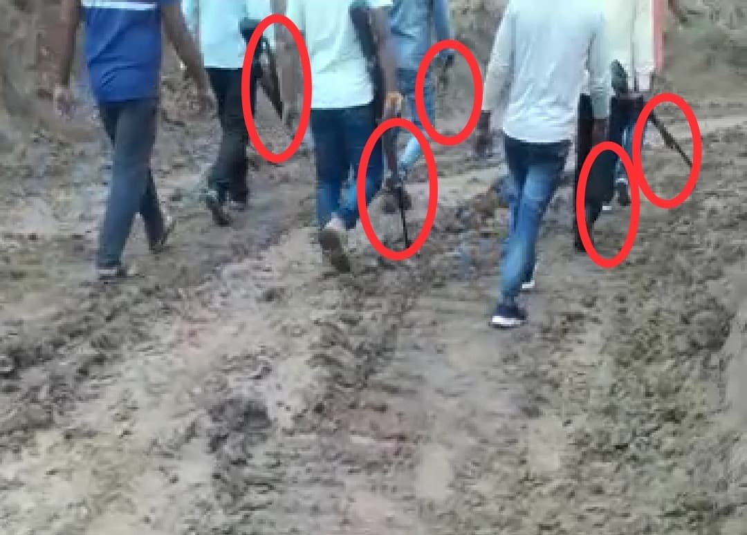 रेत माफिया के हौंसले बढ़े, निजी जमीन पर धमकाकर कर रहे अवैध उत्खनन