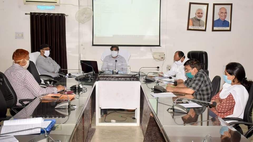 गरीब कल्याण योजना का पात्र हितग्राहियों को अधिकाधिक लाभ दिया जाए, कलेक्टर के निर्देश