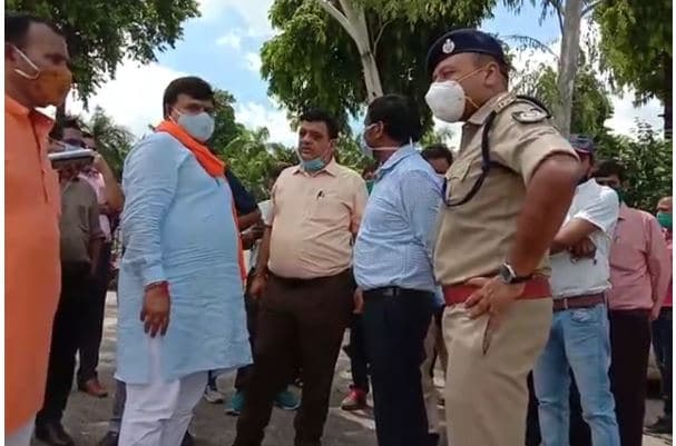 सिंधिया समर्थक मंत्री की फिसली जुबान- मुख्यमंत्री शिवराज की जगह बोल गए माननीय कमल…