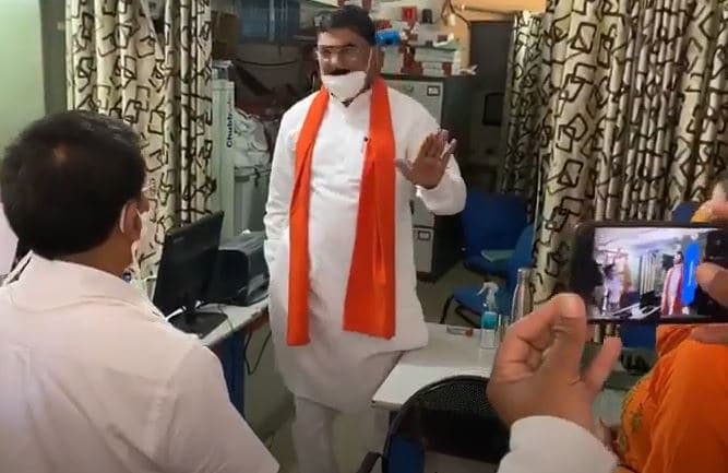 रविवार को भी खुले बैंक, कृषि मंत्री ने कहा- प्रदेश में आखिरी दिन तक शतप्रतिशत होगा फसलों का बीमा कवर