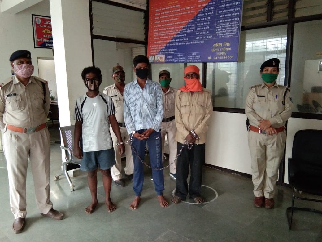 13 साल के बालक से भीख मंगवाने वाला आरोपी पिता और उसके अन्य साथी गिरफ्तार, खमरिया थाना पुलिस ने की कार्रवाई