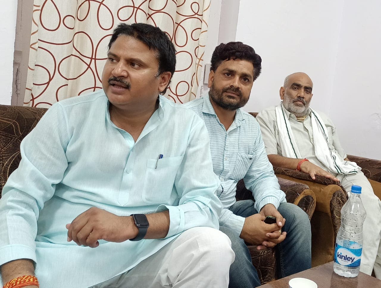 यह विधायक बोले – बेशक मेरा इस्तीफा ले लो पर जिला मुख्यालय के पास खोल दो सैनिक स्कूल
