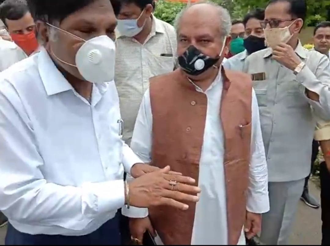 सिंधिया पर कांग्रेस के निशाने के बाद ग्वालियर चंबल के इस दिग्गज ने दिया करारा जवाब