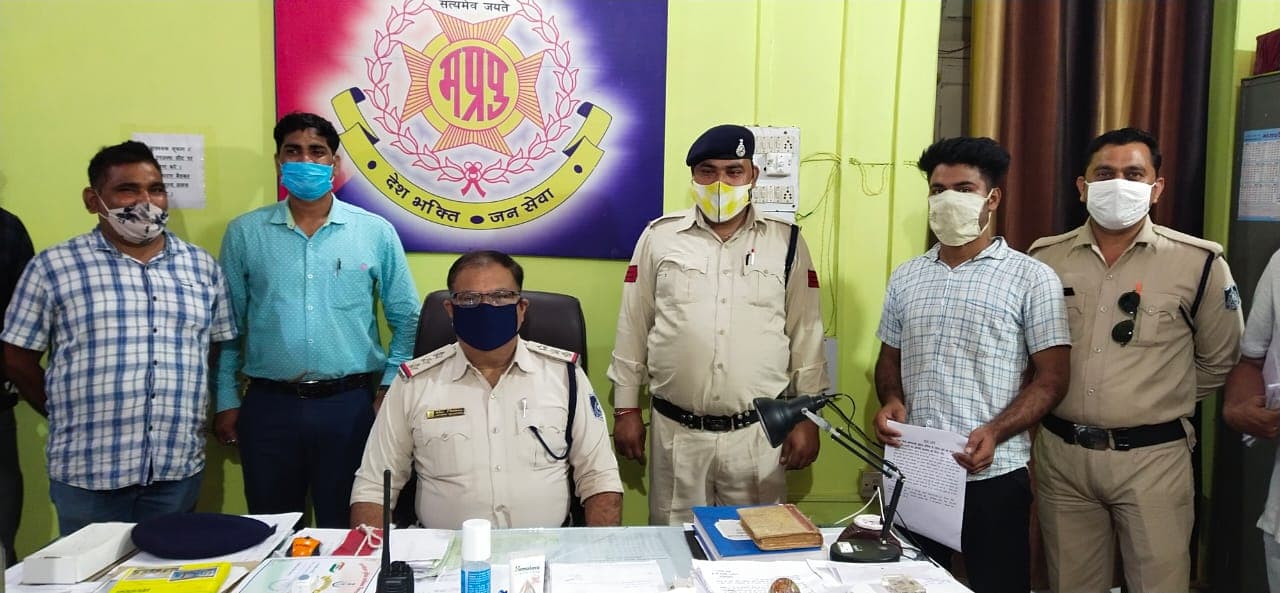 पुलिस ने ईनामी बदमाश को पकड़ा, ऑपरेशन प्रहार के तहत की कार्रवाई