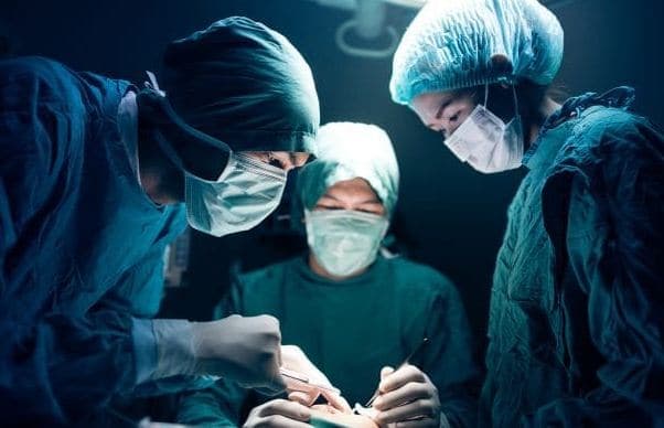 इंदौर : महिला के पेट में थी 17 किलो की गठान, डॉक्टरों ने की सफल सर्जरी