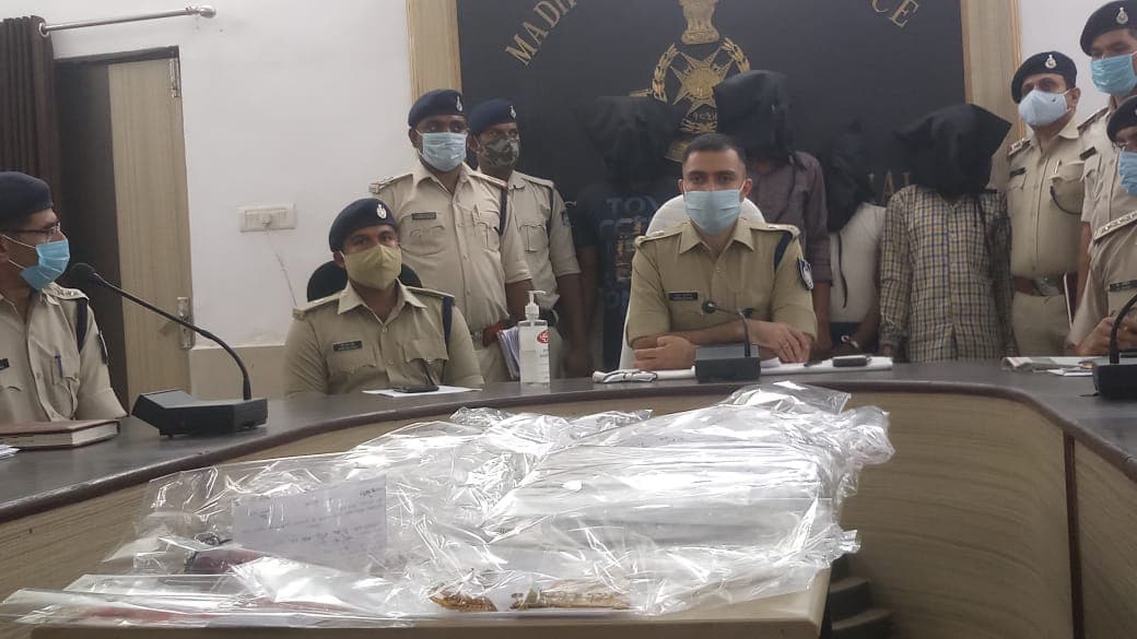 मुरैना पुलिस की बड़ी कार्रवाई, लाखों की लूट का किया खुलासा