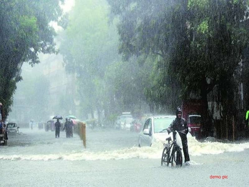 MP Weather Alert : मप्र के एक दर्जन से ज्यादा जिलों में भारी बारिश की चेतावनी