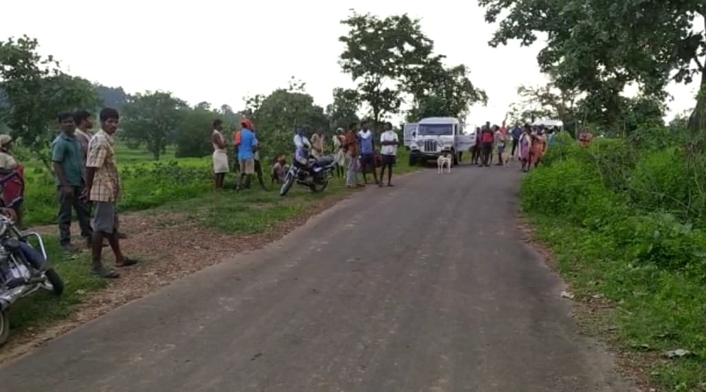 पिता ने तीन बच्चों का गला दबाकर खुद फांसी लगाई, दो बच्चों सहित पिता की मौत