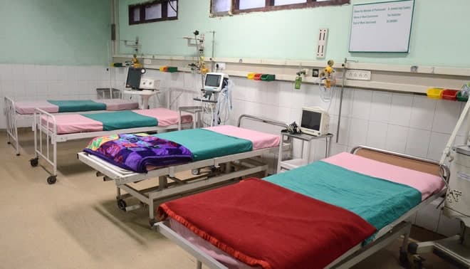झूठ बोलकर लोगों को लूटने वाले प्रायवेट कोविड सेंटर पर मेहरबान प्रशासन