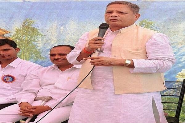 उपचुनाव : पूर्व मंत्री महेंद्र बौद्ध बसपा में शामिल, कांग्रेस ने किया पार्टी से निष्कासित
