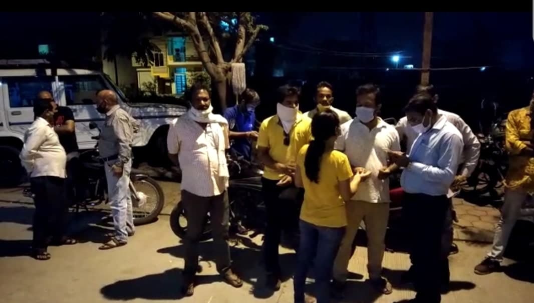इंदौर: पुलिस के मुताबिक नाबालिग ने की 10 साल की बच्ची की हत्या, घरवालों ने की पुख्ता जांच की मांग