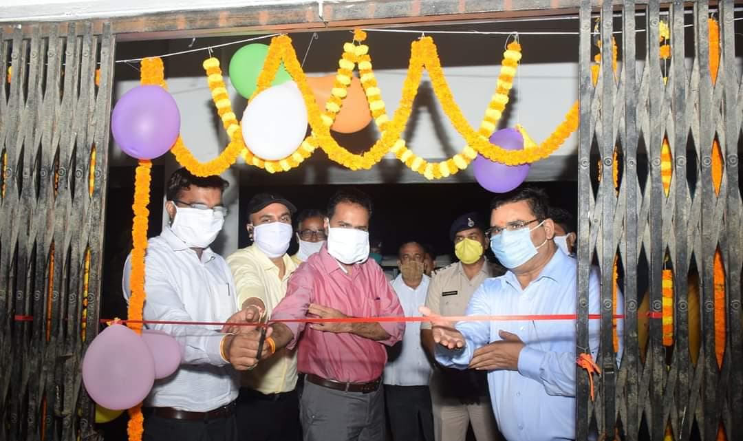 कलेक्टर एवं पुलिस अधीक्षक द्वारा सहायता केन्द्र का लोकार्पण