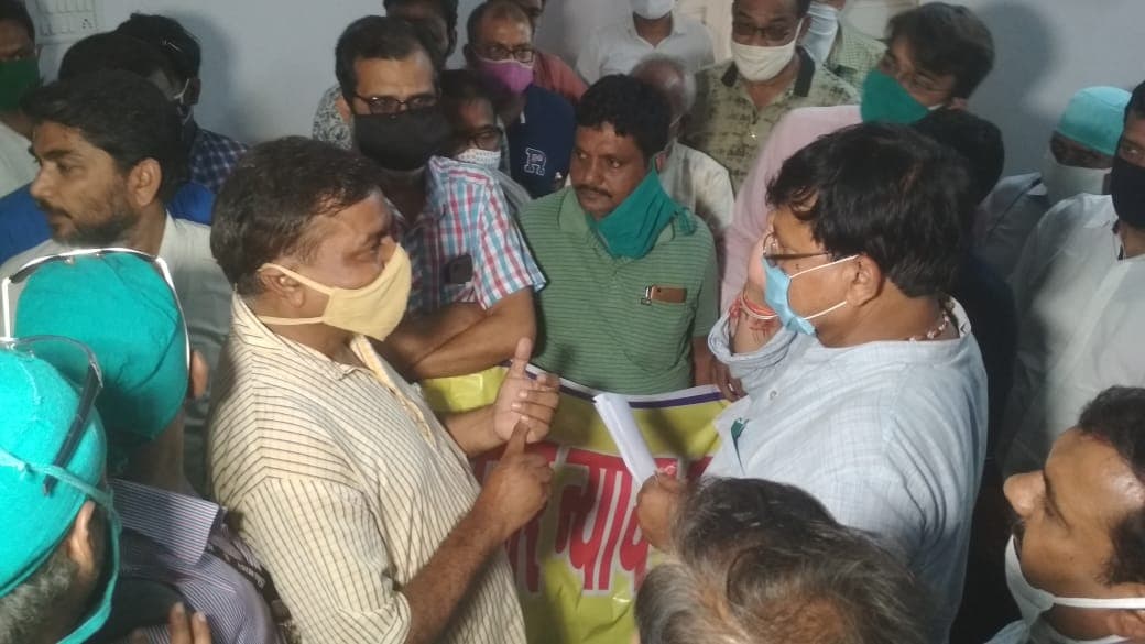 पत्रकारों ने निकाली ‘न्याय यात्रा’ मंत्री तोमर को सौंपा पत्र, समस्या दूर नहीं होने तक संघर्ष जारी रहने का ऐलान