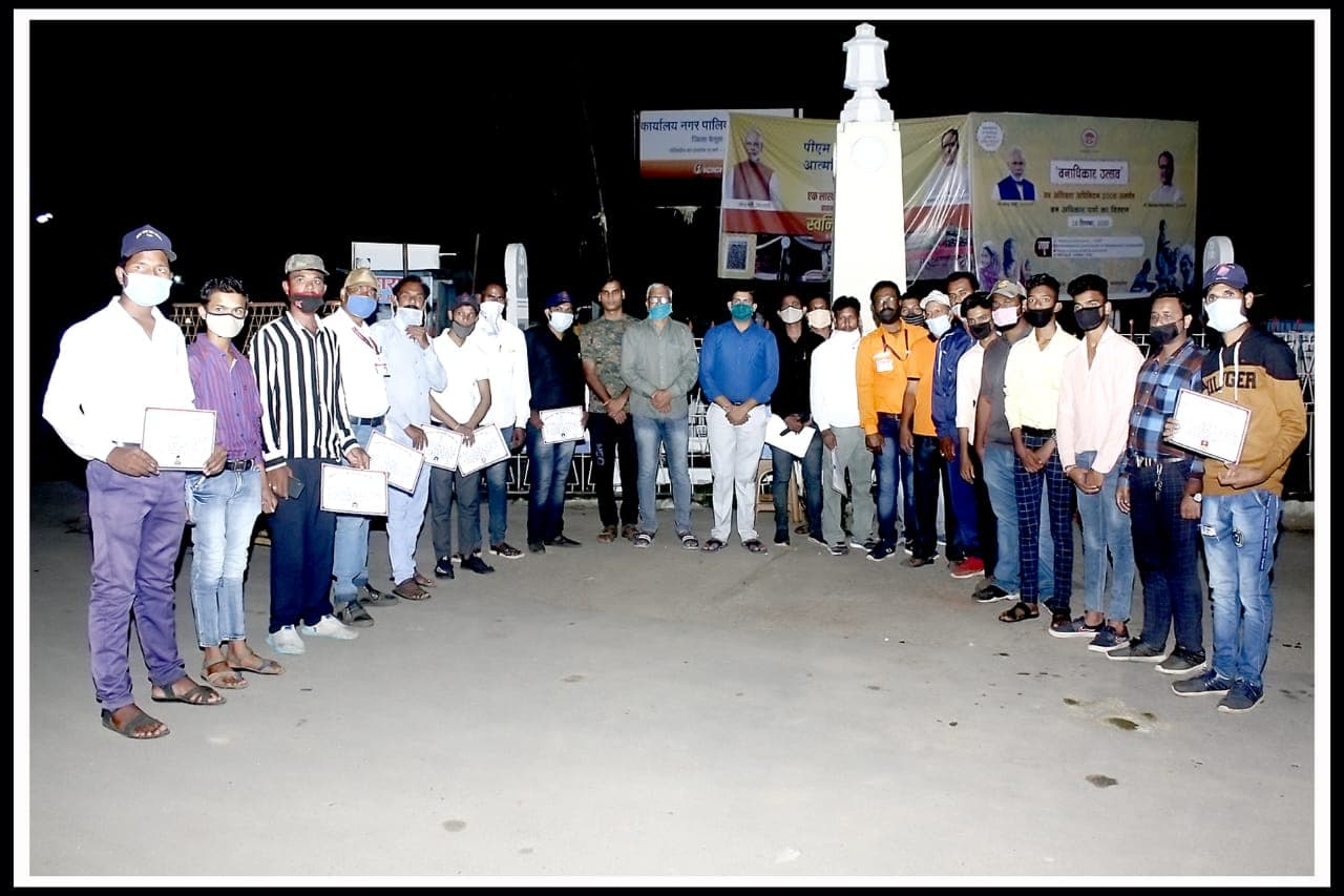 कोरोना वॉरियर्स का सम्मान, हर मुसीबत में डटे रहे लोगों की सेवा के लिये
