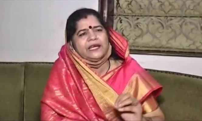 इमरती देवी बोली- मिट्टी-गोबर में पैदा हुई हूँ , छू नहीं सकता कोरोना , मास्क जबरदस्ती पहना