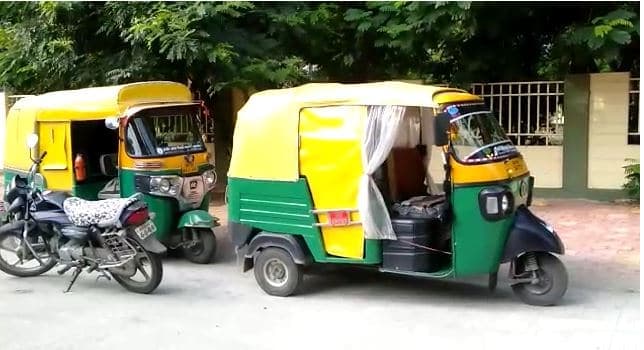 कोरोना के साइड इफेक्ट, रिक्शा चालकों की बढ़ी मुसीबतें, फाइनेंस कम्पनियां बना रही है दबाव