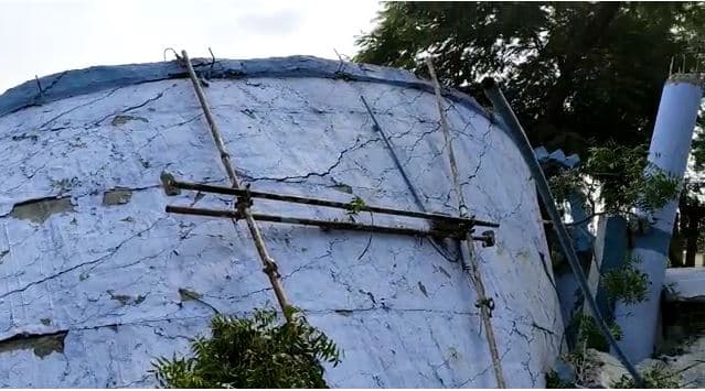 कोलारस में पानी की टंकी भरभरा कर हुई जमीदोज, बड़ी जनहानि होने से बची