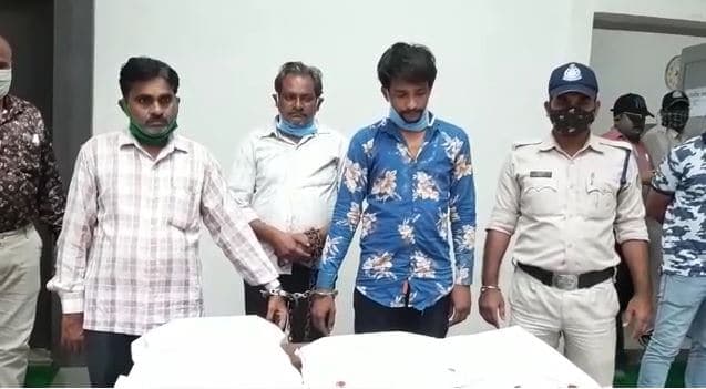 साढ़े 3 लाख नशीली दवाओं के साथ पुलिस ने 3 लोगों को किया गिरफ्तार