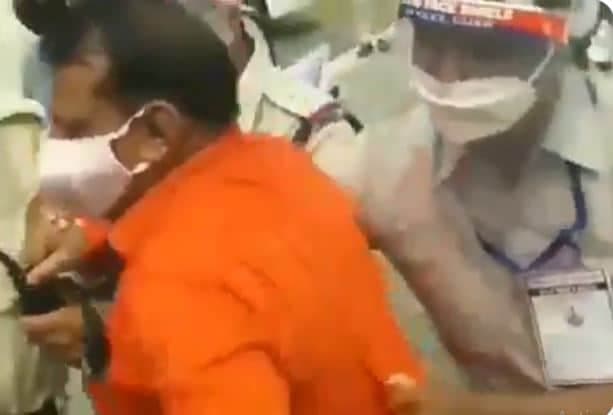 VIDEO VIRAL : BJP नेता से झड़प के बाद CSP का तबादला, ग्वालियर भेजा
