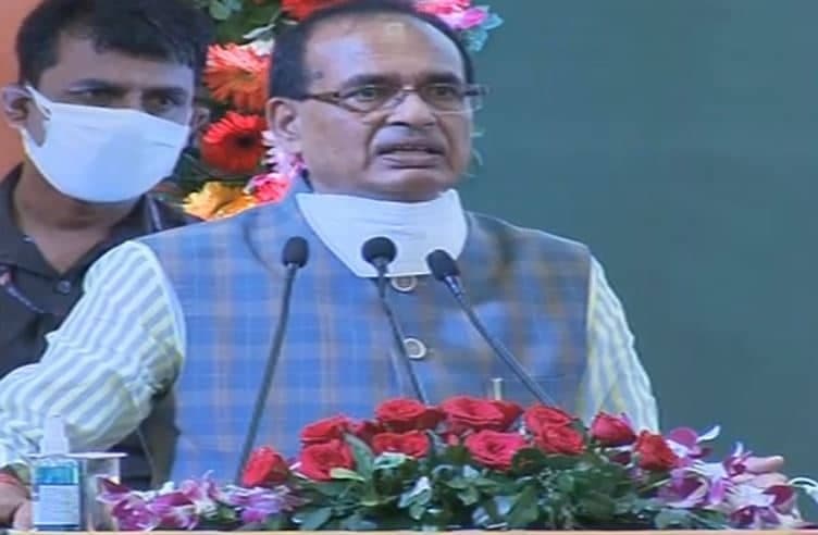 मेधावी छात्रों को शिवराज सरकार का तोहफा, लैपटॉप के लिए अकाउंट में राशि ट्रांसफर