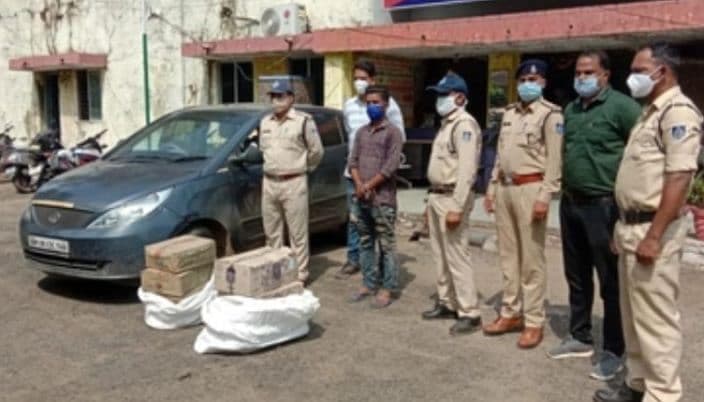 लाखो की कार में शराब रखकर बेचने का था प्लान, पुलिस ने धरदबोचा
