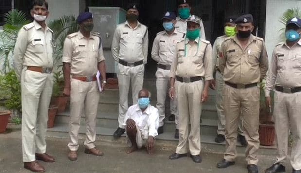 मक्के के खेत में लहलहा रही थी गांजे की खेती, आरोपी गिरफ्तार