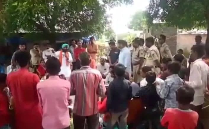 भरी सभा में शिवराज के मंत्री से भिड़ गए कांग्रेस नेता, वीडियो वायरल