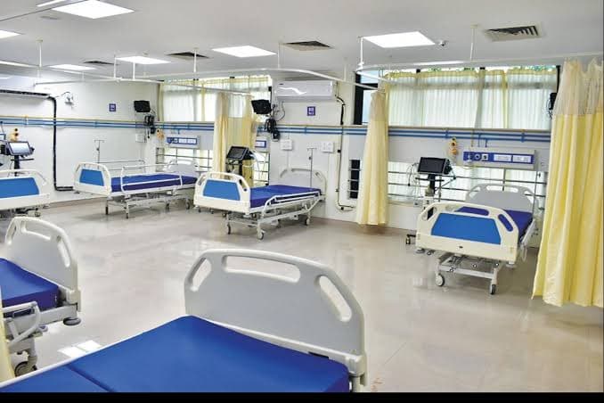 एमडी की राह देख रहा ICU वार्ड, मरीजों को किया जाता है भोपाल रेफर
