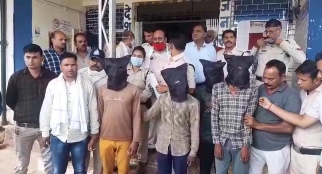 डकैती की योजना बनाते चार पारदी गिरफ्तार, एक आरोपी फरार