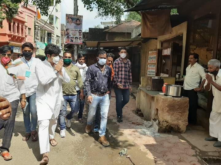 हाटपिपल्या में ‘महाराज’ ने सम्भाला मोर्चा, कर रहे धुंआधार प्रचार