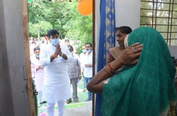 प्रधानमंत्री मोदी ने गरीबी देखी इसलिए वो गरीब का दर्द जानते है – रामेश्वर शर्मा