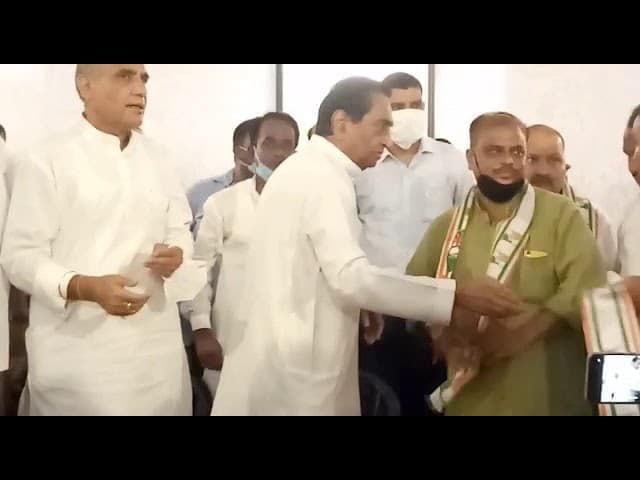 ग्वालियर-चंबल में भाजपा को बड़ा झटका, पूर्व विधायक के बेटे-भाई कांग्रेस मे शामिल
