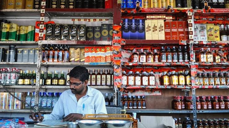 इटारसी में एमएसपी से कम रेट पर बेची जा रही देसी-विदेशी शराब