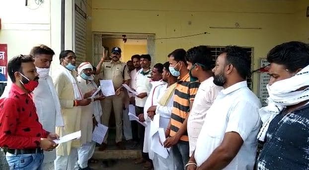 राहुल गांधी-कमलनाथ के खिलाफ FIR दर्ज कराने पहुंचे किसान, कृषि मंत्री ने दिया था अल्टीमेटम