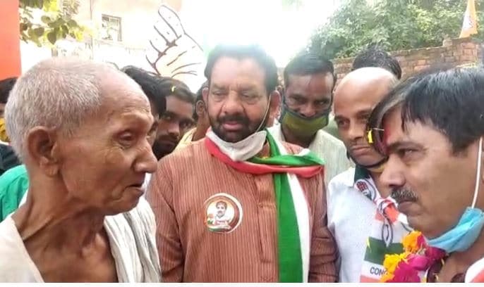 बुजुर्ग मतदाता का छलका दर्द- इस कैबिनेट मंत्री के हारने पर मिलेगी खुशी, वीडियो वायरल