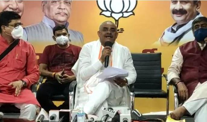 ज्योतिरादित्य सिंधिया के बचाव में उतरे वीडी शर्मा -कांग्रेस सरकार में क्यों नहीं उठाये सवाल