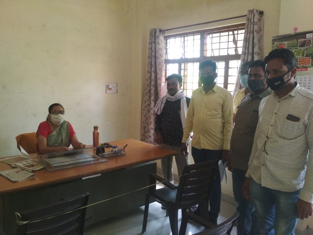 ऑनलाइन क्लासेस के नाम पर स्कूल वसूल रहा मोटी रकम, अभिभावकों ने की शिकायत