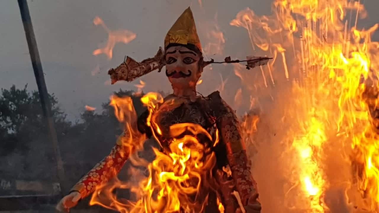 दमोह में कोरोना कहर के चलते हुआ वर्चुअल रावण दहन