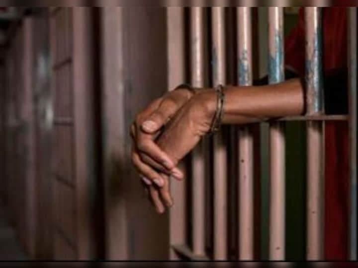 जेल में कैद एक कैदी को मिला 8 लाख का सालाना पैकेज, जानिए पूरा मामला