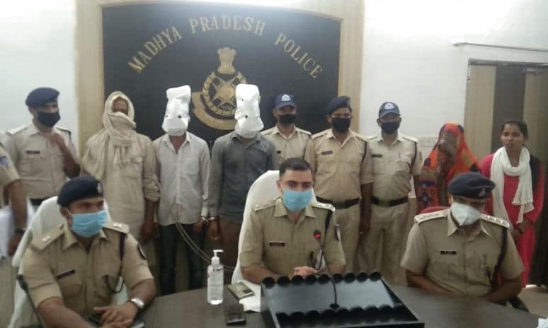 अंधे कत्ल एवं डकैती का खुलासा, बहू ने प्रेमी के साथ मिलकर की ससुर की हत्या