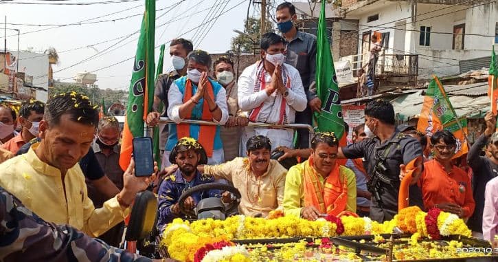 कैलाश विजयवर्गीय पहुचे ओंकारेश्वर, नुक्कड सभा कर शुरू किया रोड शो