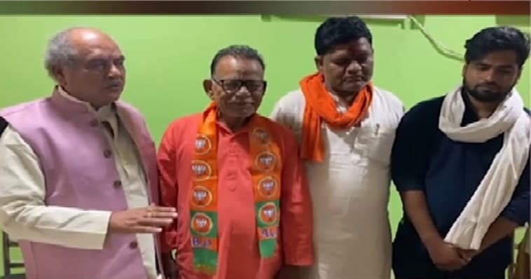 उपचुनाव से पहले सपा को झटका, बंशीलाल जाटव की हुई घर वापसी, नरेन्द्र सिंह तोमर के सामने ली सदस्यता