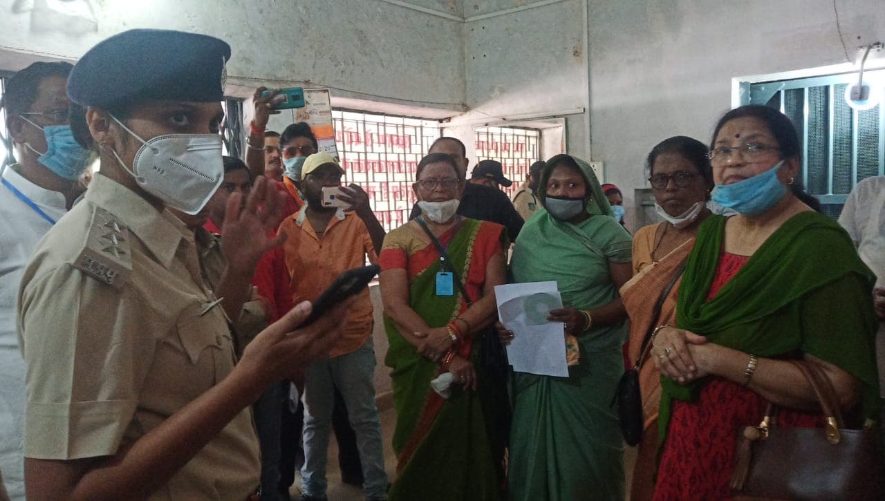 मंत्री बिसाहुलाल की मुसीबत बढ़ी, कांग्रेस प्रत्याशी की पत्नी ने कोतवाली में दर्ज करवाई शिकायत