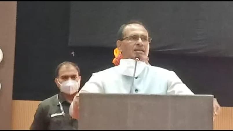 इंदौर में शस्त्र पूजन कार्यक्रम को छोड़कर अचानक इसलिए मौके से निकलना पड़ा मुख्यमंत्री को