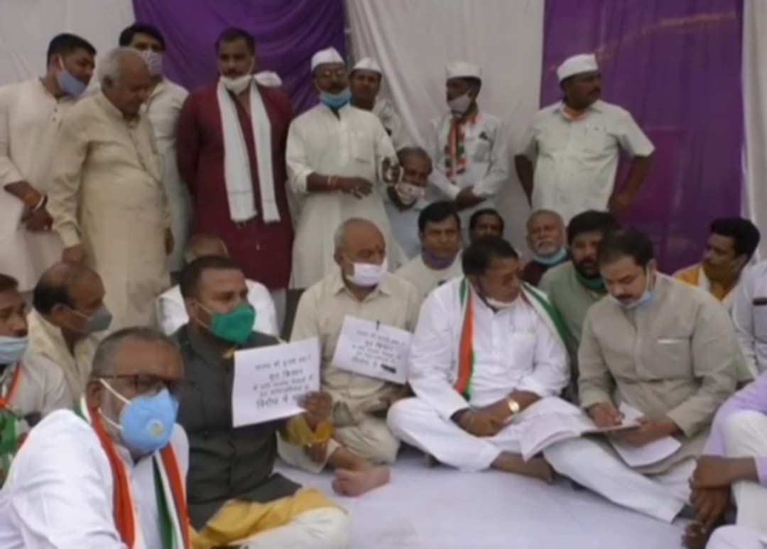 सिंधिया पर कांग्रेस का हमला, इतने असंवेदनशील कैसे हो गए? भाजपा के धरने को बताया ढोंग