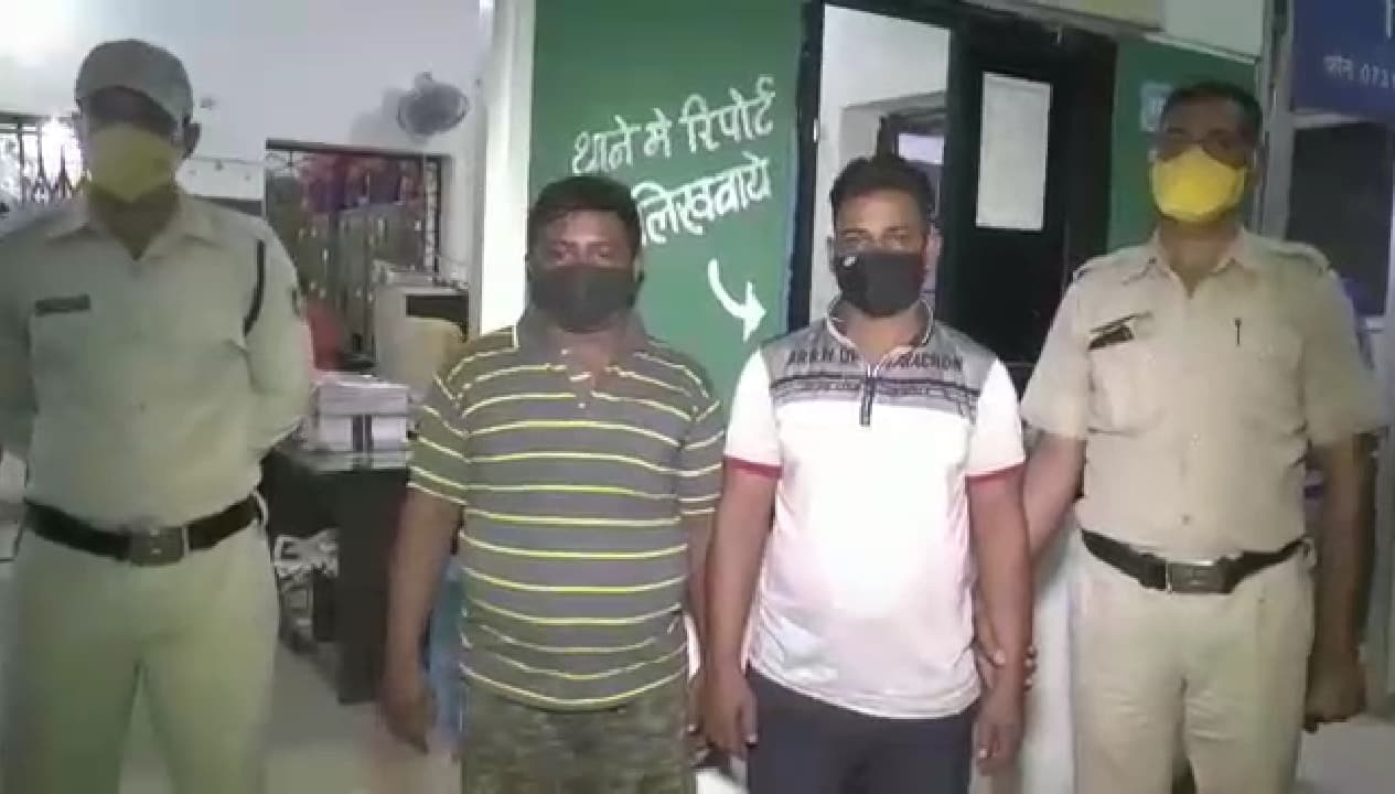 बांग्लादेशी युवतियों को अवैध रूप से लाने वाले 2 एजेंट गुजरात से गिरफ्तार, इंदौर लाया गया