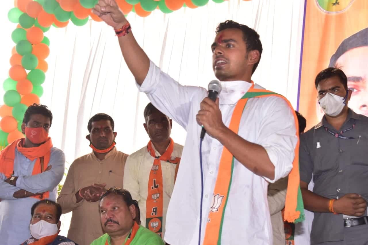 कार्तिकेय चौहान का कांग्रेस पर वार, बरोठा में धाकड़ समाज के सम्मेलन में की शिरकत