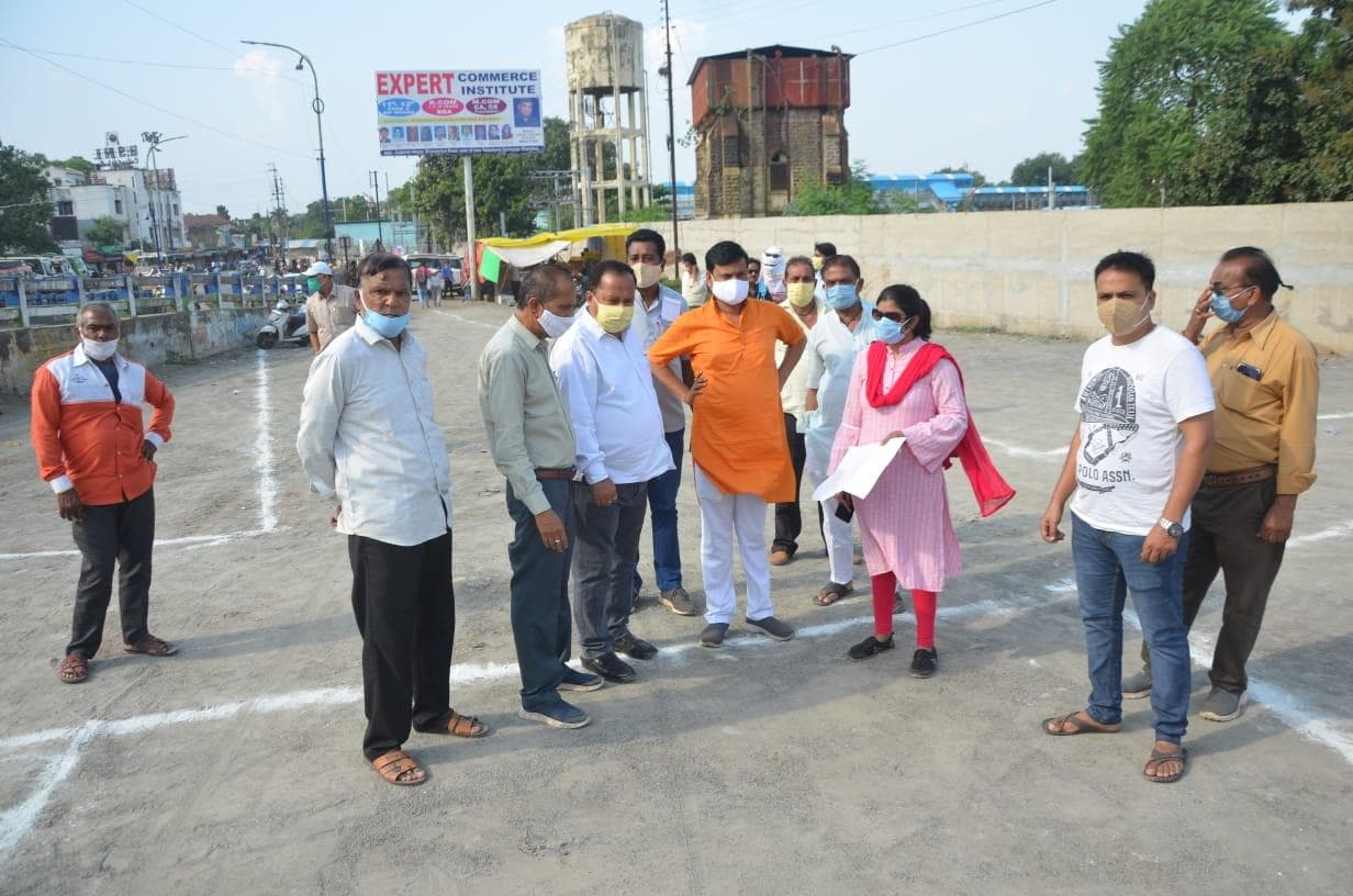 विधायक देवेंद्र वर्मा ने हॉकर्स जोन का किया निरीक्षण, दिए दिशा-निर्देश