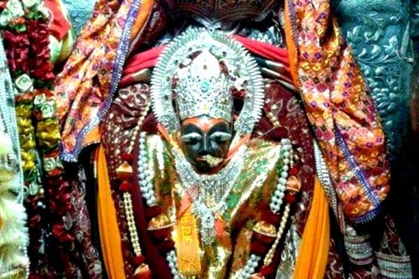 मैहर में शारदीय नवरात्रि मेला शुरू, मां शारदा के दर्शन करने बड़ी संख्या में पहुंच रहे श्रद्धालु