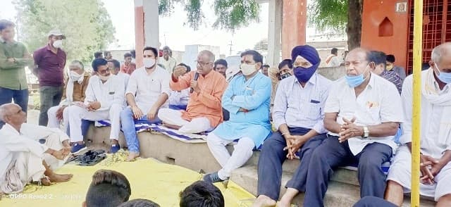मांधाता की जनता से बोले नंद कुमार, खलियानों में खड़ी मोटरसाइकल और महंगी कारों का श्रेय भाजपा सरकार को
